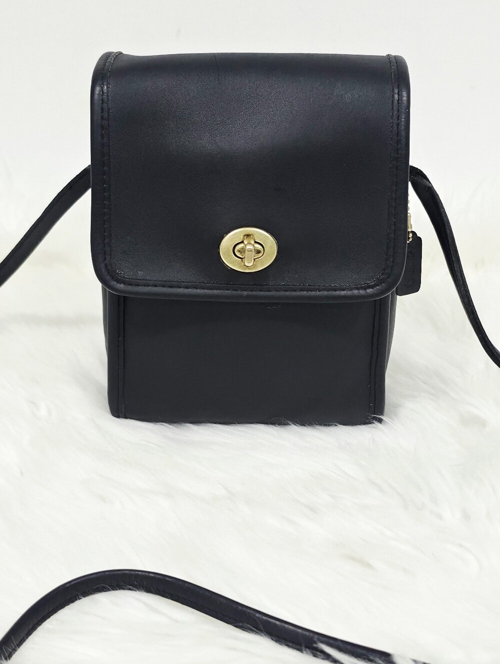 Coach 0770 Vintage Black Leather Turnlock Crossbody Shoulder Bag USA Made
